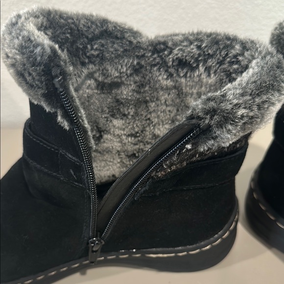 BareTraps Black Faux Fur Winter Boots - Picture 4 of 9